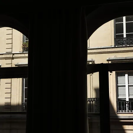 Joe M 3* Parigi