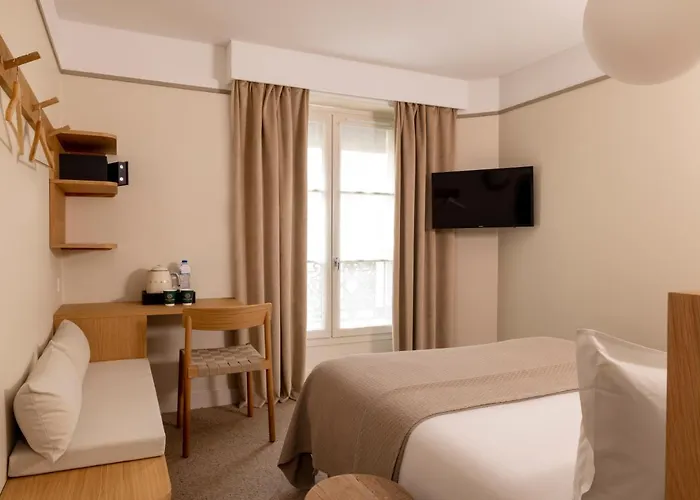 Joe M Hotell